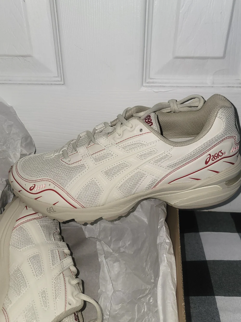 ASICS GEL-1090 Mens Running Sneakers in Birch Size 9